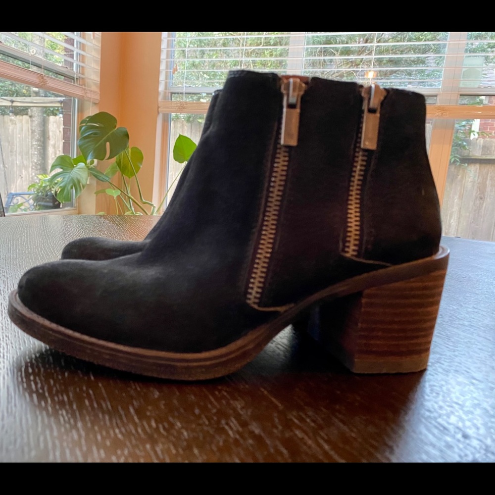 Lucky Brand Black Suede Ankle Booties Size 6